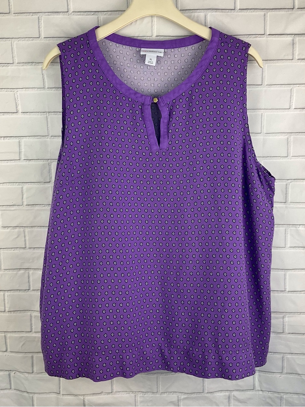 Liz Claiborne Women’s Purple Paisley Sleeveless Button Front Top Size XL
